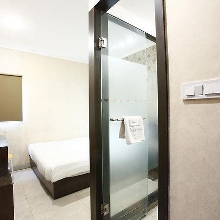 Reddoorz @ Gajah Mada Hotel Jakarta Kültér fotó
