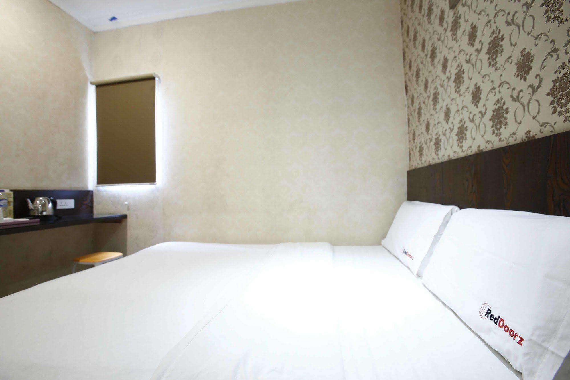 Reddoorz @ Gajah Mada Hotel Jakarta Kültér fotó